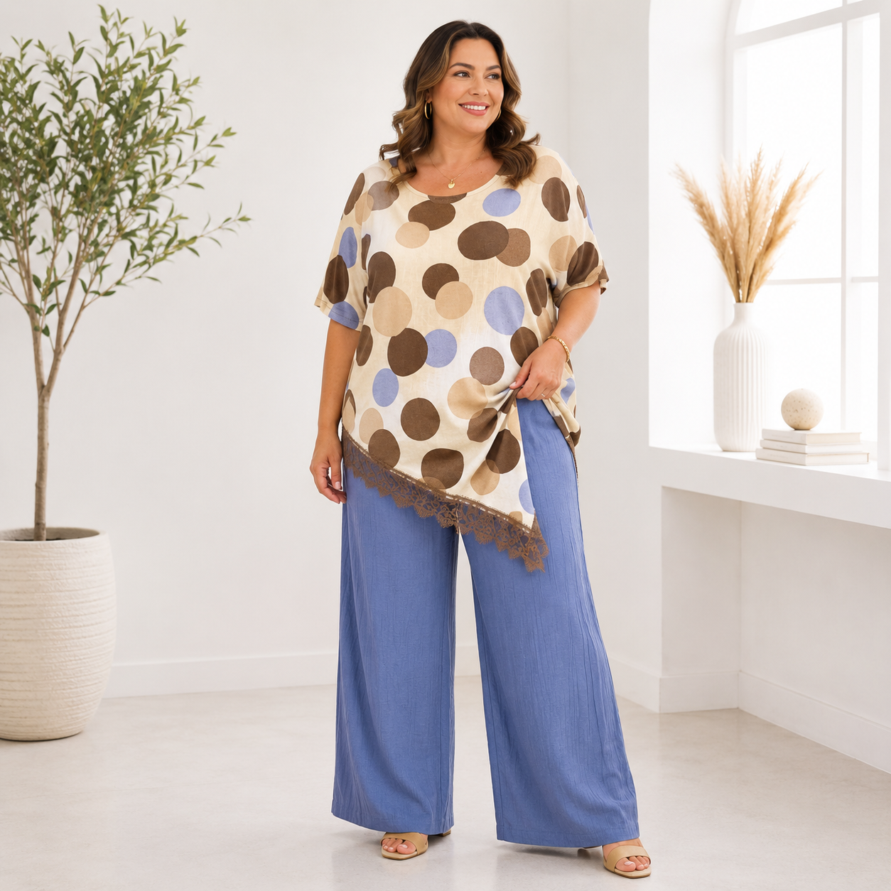 Casacca Pois Chic in Viscosa con Dettaglio Pizzo