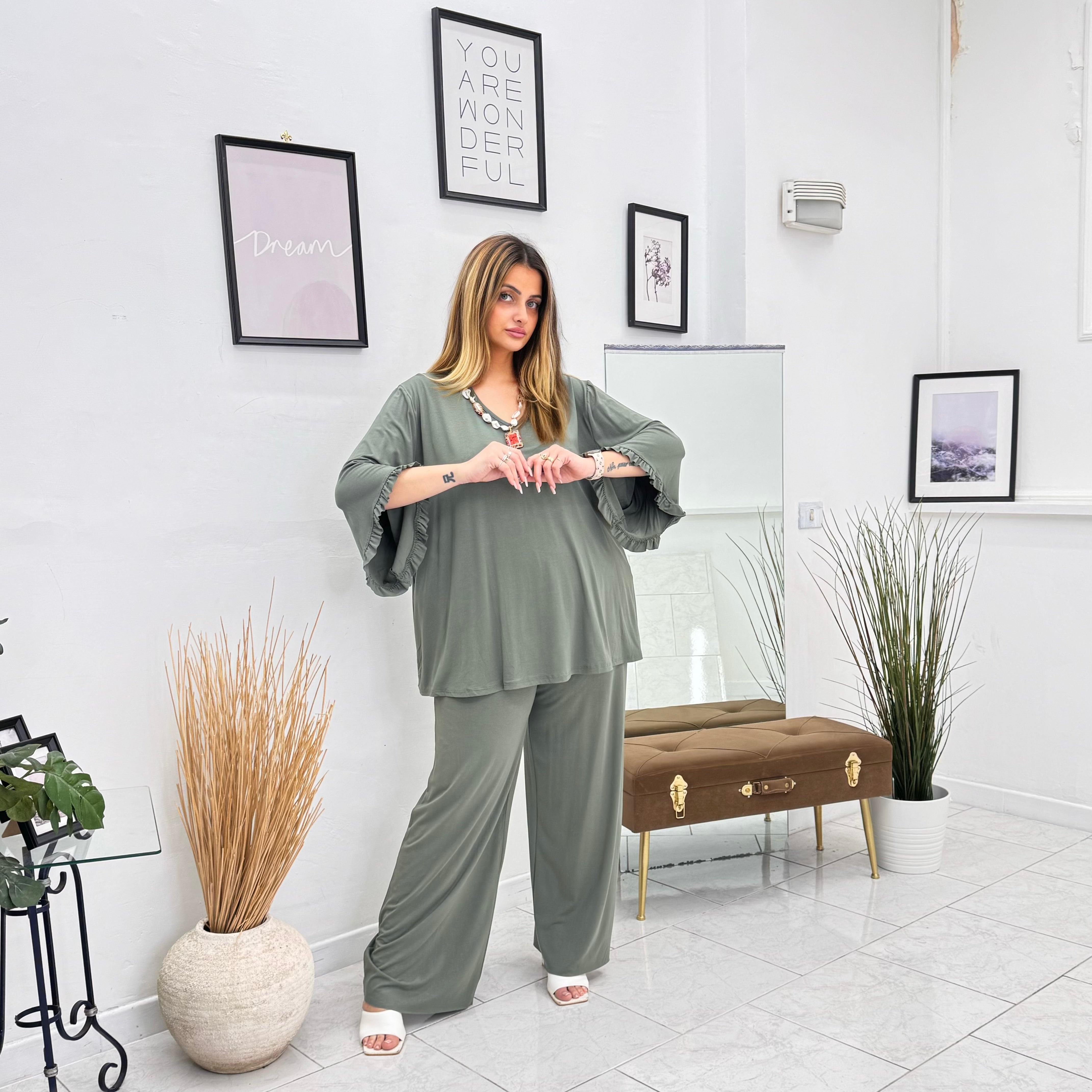 TOTAL LOOK JUDITH