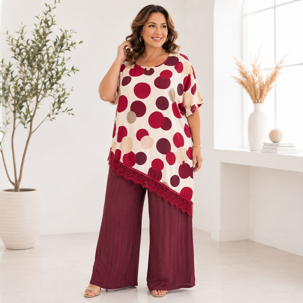 Casacca Pois Chic in Viscosa con Dettaglio Pizzo
