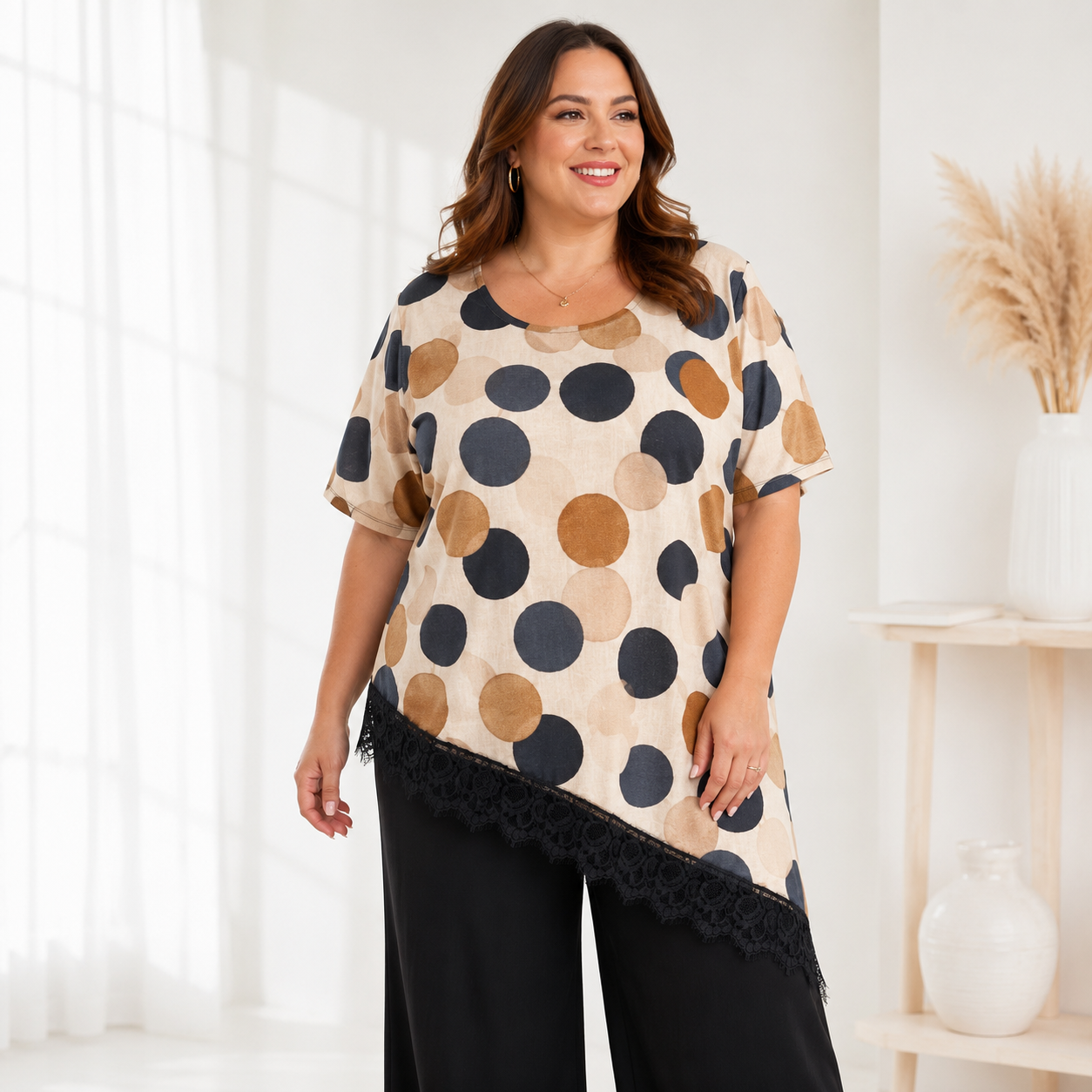 Casacca Pois Chic in Viscosa con Dettaglio Pizzo