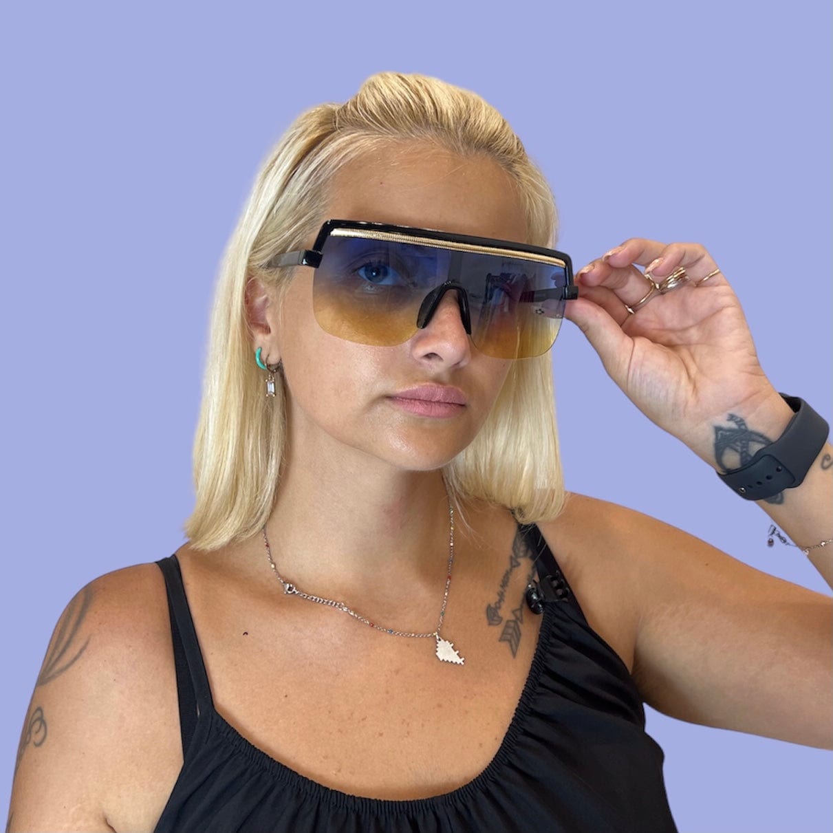 Occhiali da sole per donne California colore nero e oro