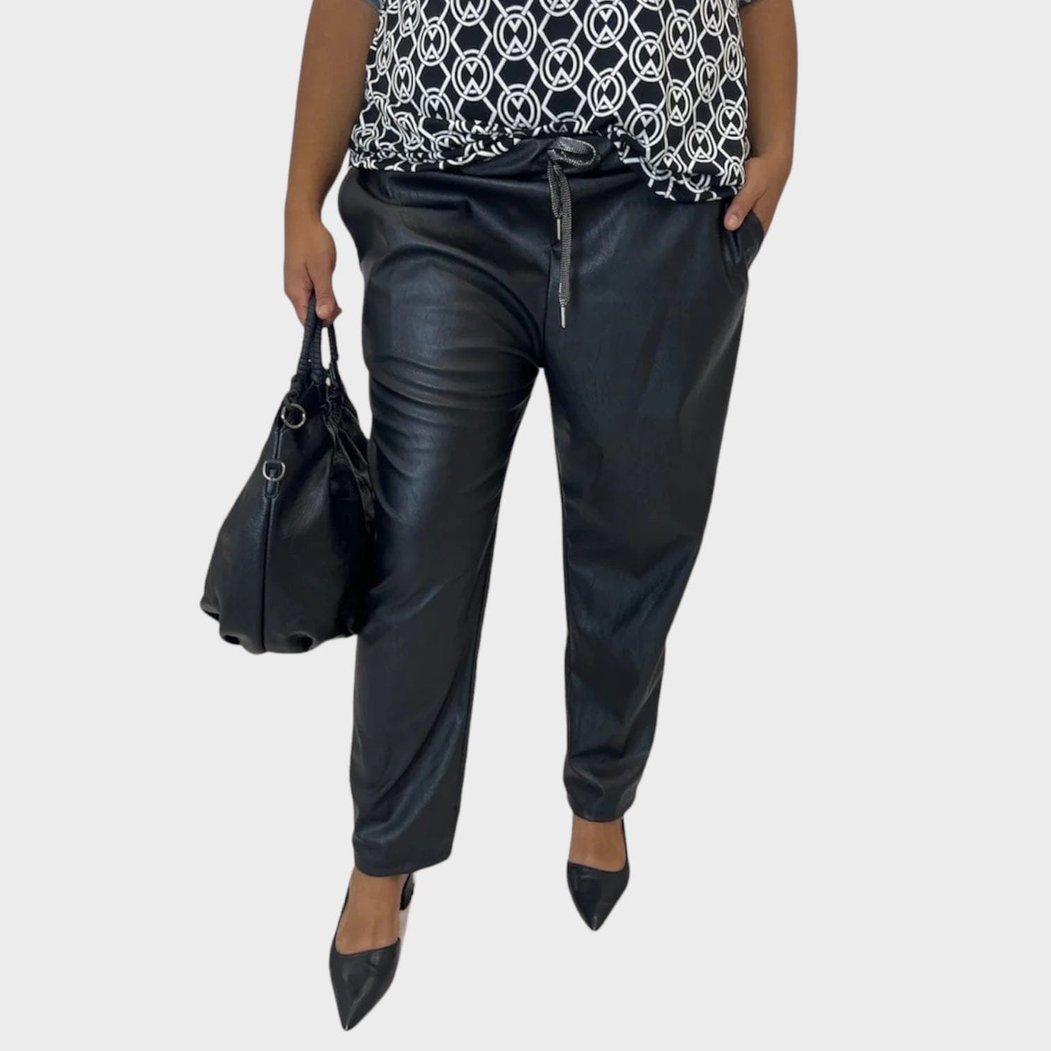 Pantalone per taglie forti in ecopelle