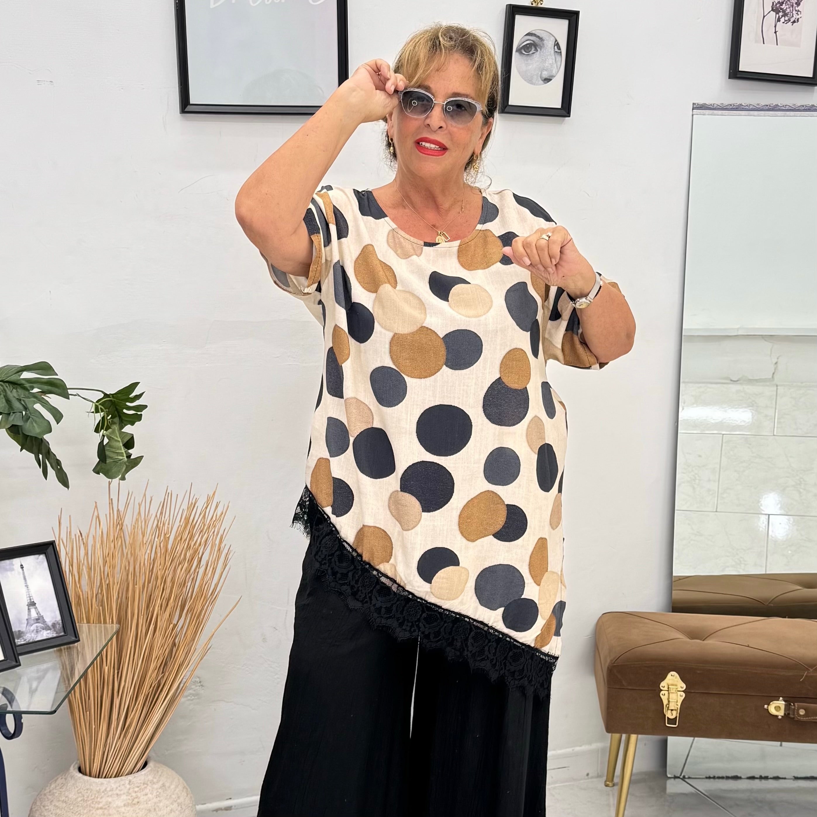 Casacca Pois Chic in Viscosa con Dettaglio Pizzo