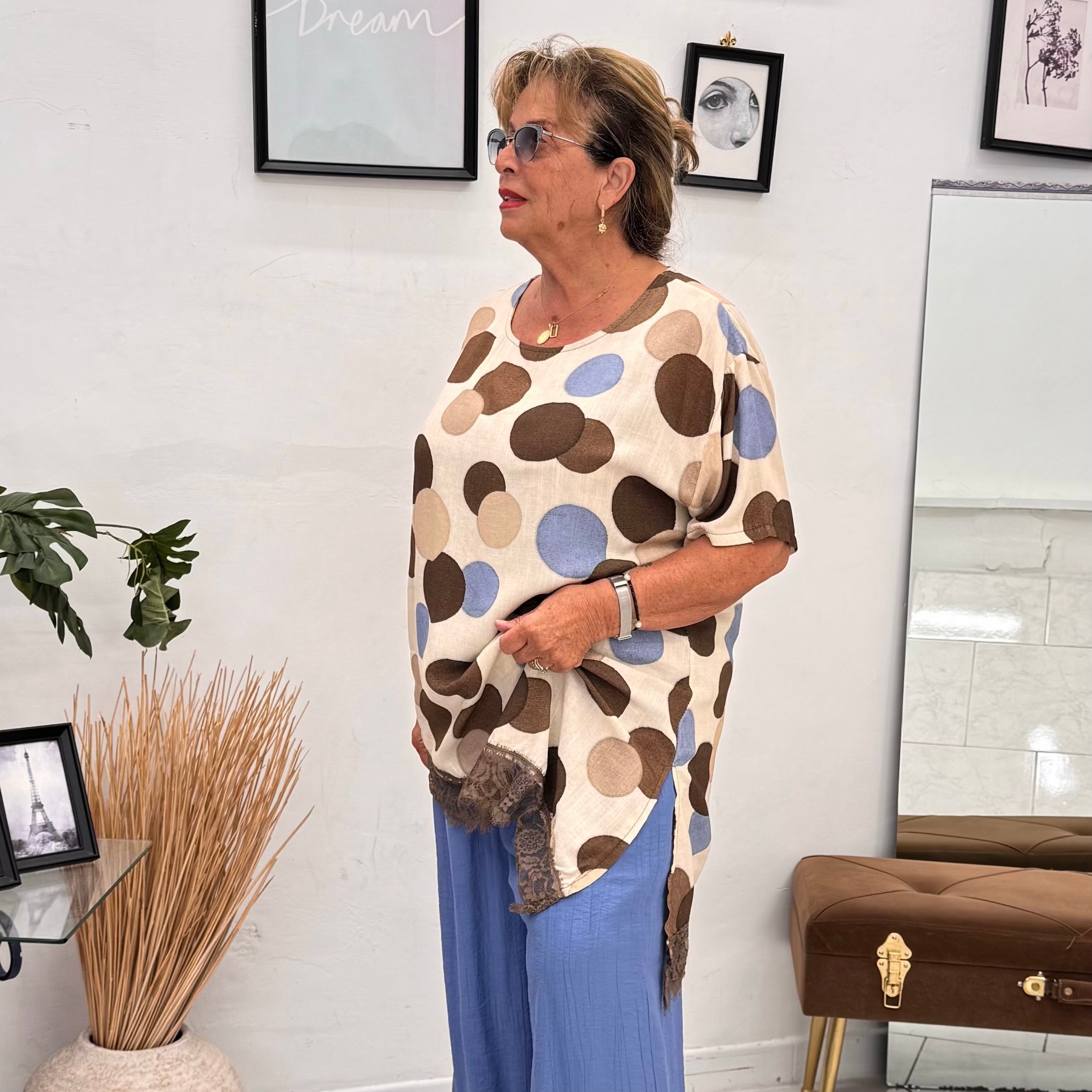 Casacca Pois Chic in Viscosa con Dettaglio Pizzo