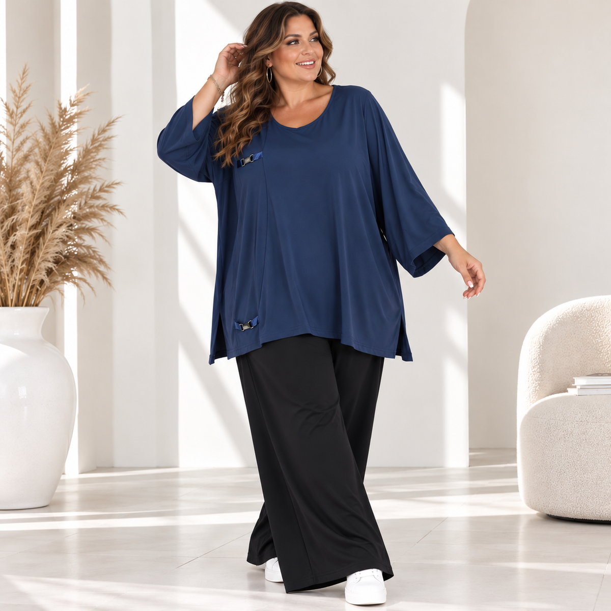 Maglia Navy chic con fibbie
