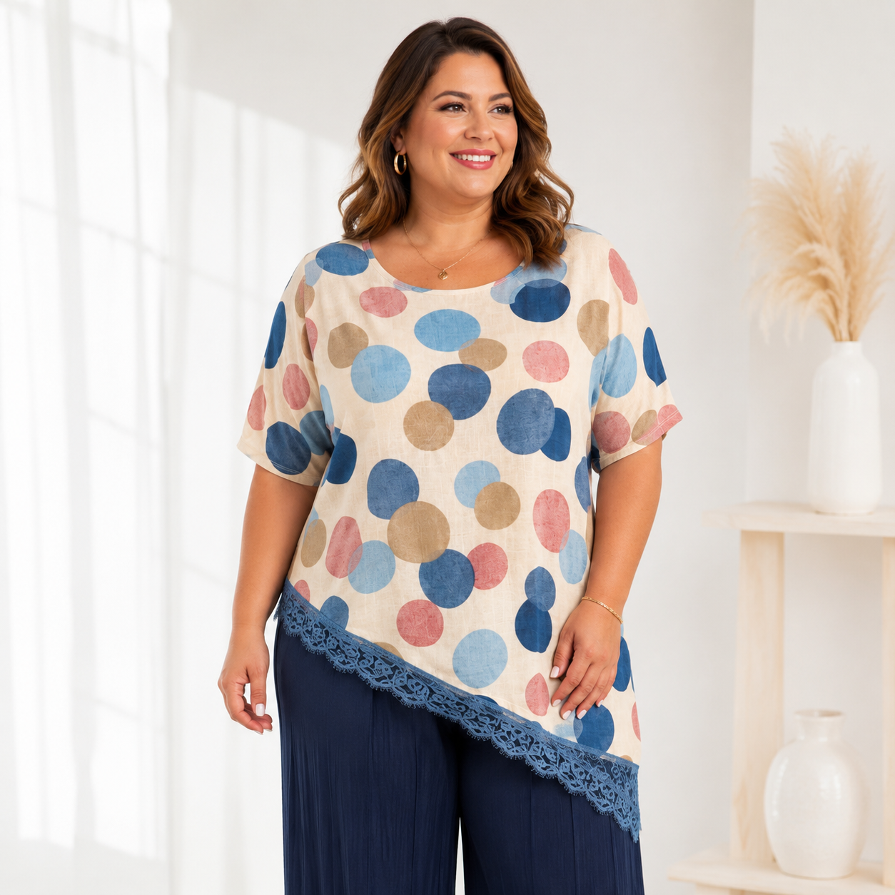 Casacca Pois Chic in Viscosa con Dettaglio Pizzo